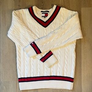 Vintage Tommy Hilfiger Men's Size M V-Neck Cable Knit Sweater in Cream and Navy